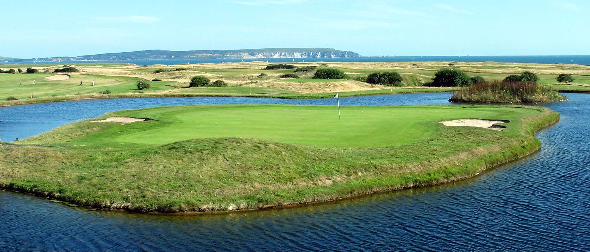 Junior Championship at BartononSea Golf Club Hampshire County Golf Union promotes golf not